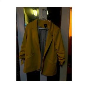 JL yellow coat, size large, very good condition!
